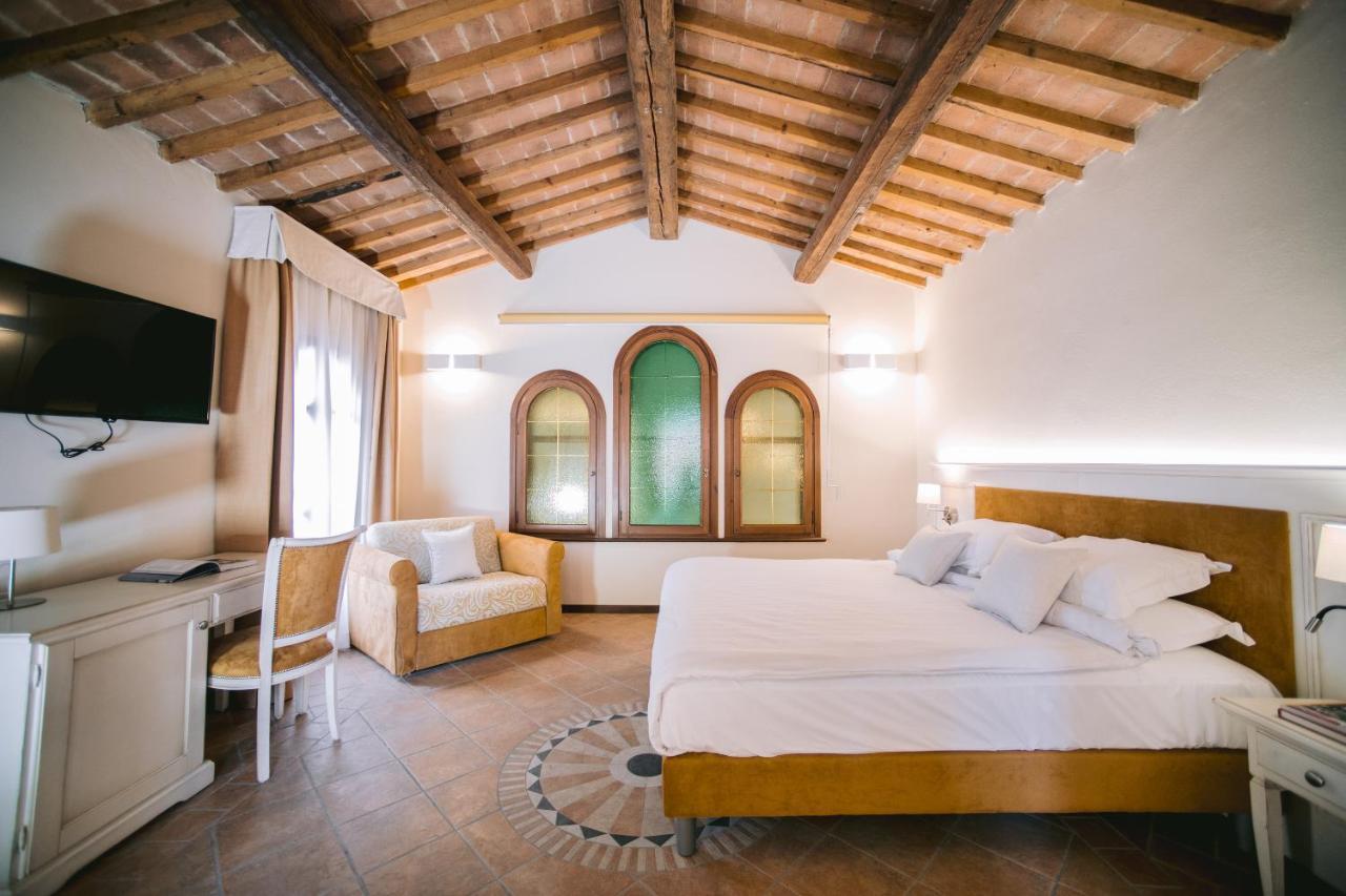 Bacco D'Oro Wine & Relais Hotel Mezzane di Sotto Luaran gambar
