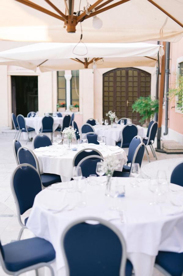 Bacco D'Oro Wine & Relais Hotel Mezzane di Sotto Luaran gambar